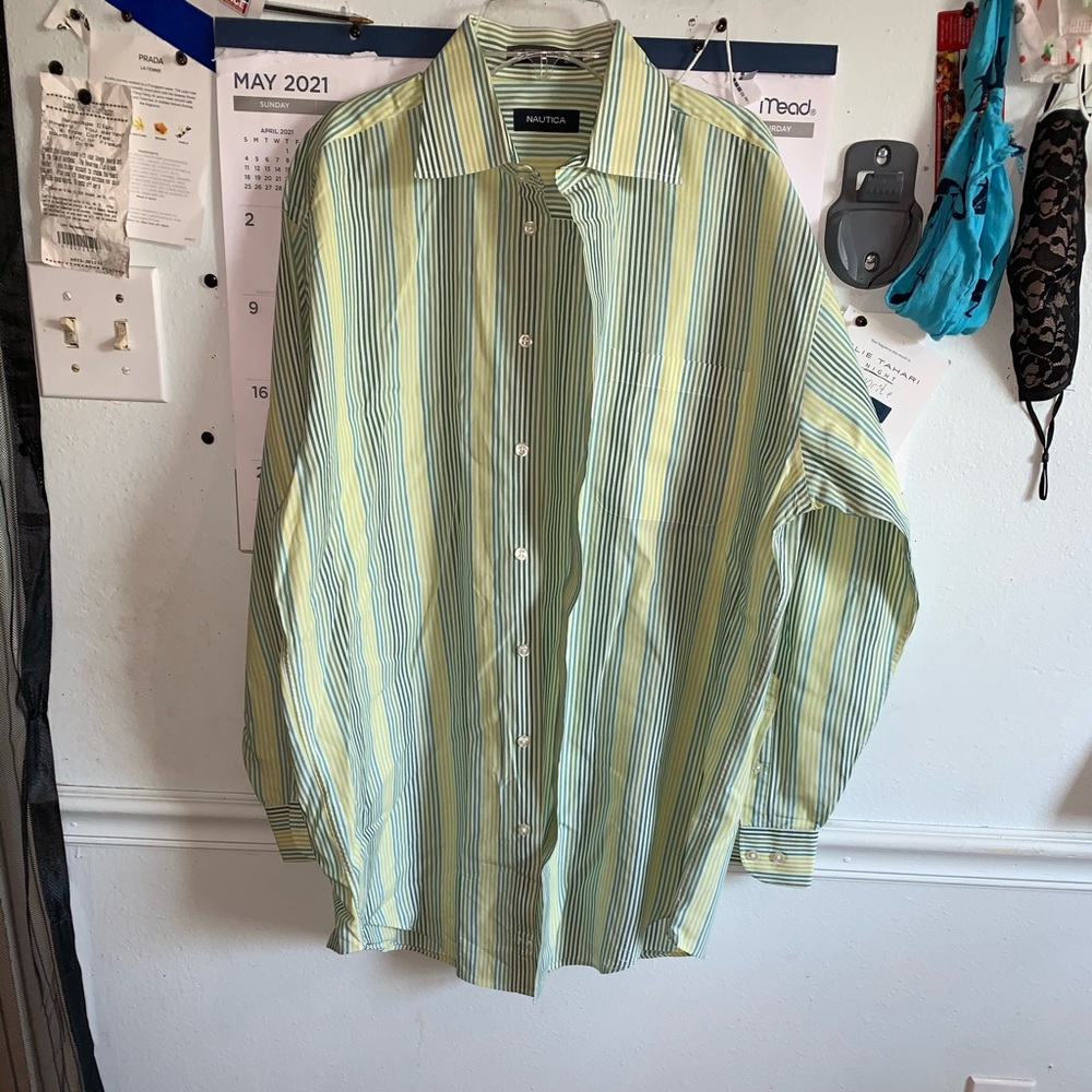 NWOT Nautica. Neck 15.5. Size 32/33